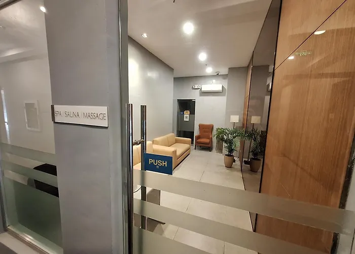 Expansive 1br -40sqm -pet -parking,moa,picc,wtc, Airport Manila